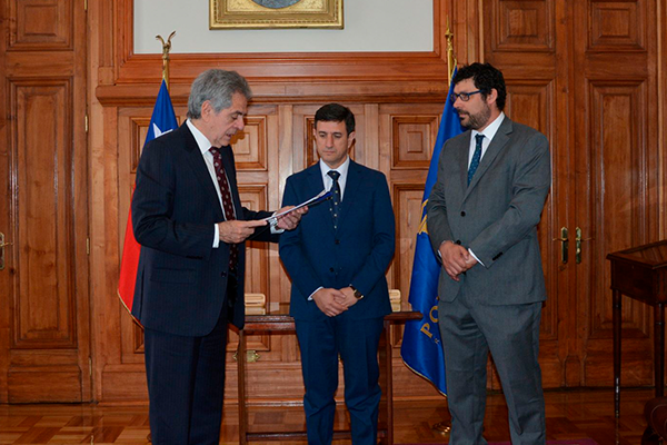 Abogado Cristián Delpiano juró como ministro titular del Tribunal Ambiental de Santiago
